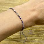 Pulseira Facetada Sodalita 2 a 3 mm macramê - Imagem 2